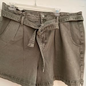 NEW American Eagle Stretch Denim Shorts size 18